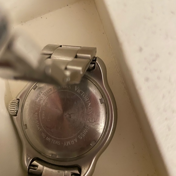 Swiss Army Watch - Picture 3 of 4